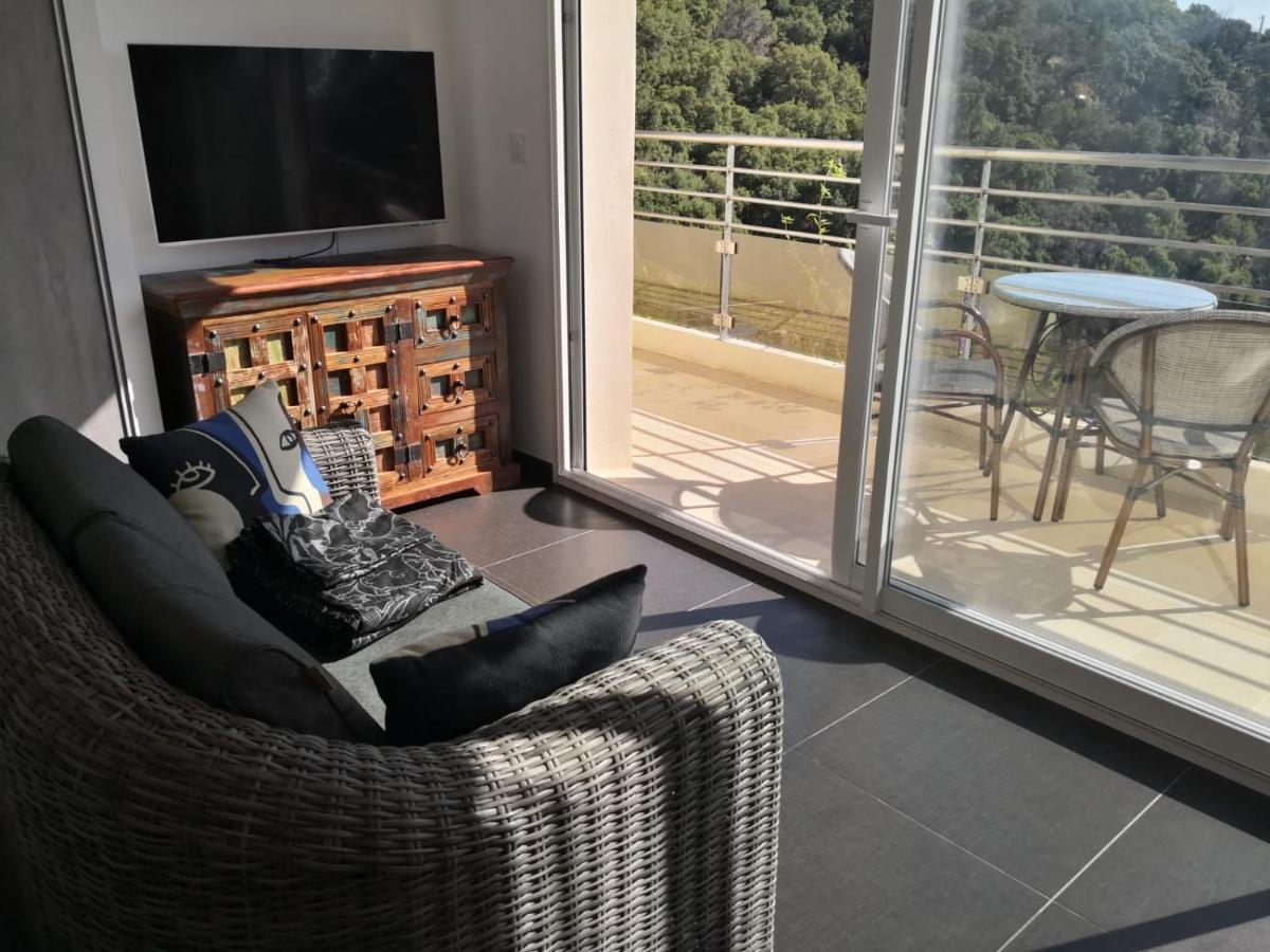 Moderne Magnifique Vue Sur Dans Cadre Calme Et Verdoyant Appartement Furiani