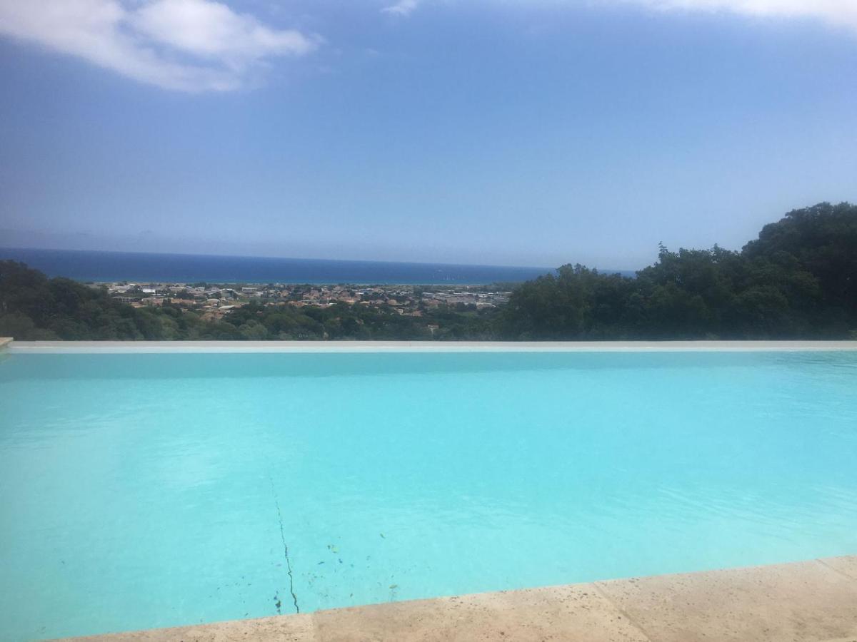 Moderne Magnifique Vue Sur Dans Cadre Calme Et Verdoyant Furiani