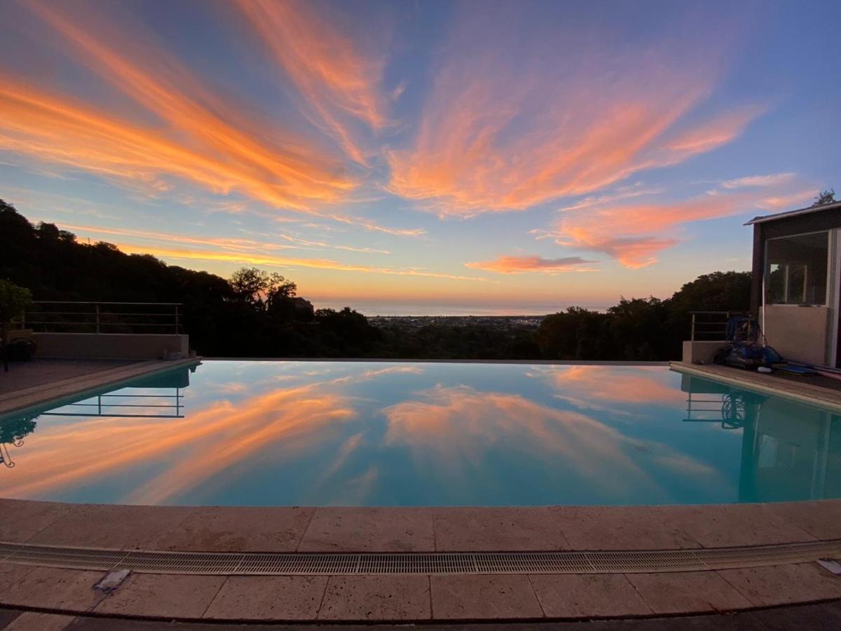 Moderne Magnifique Vue Sur Dans Cadre Calme Et Verdoyant *
